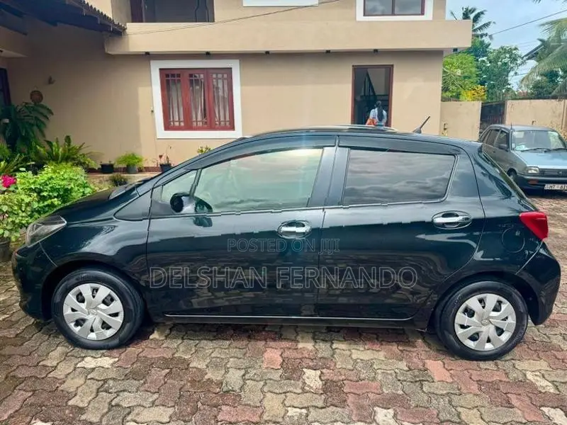 Toyota Vitz 2016