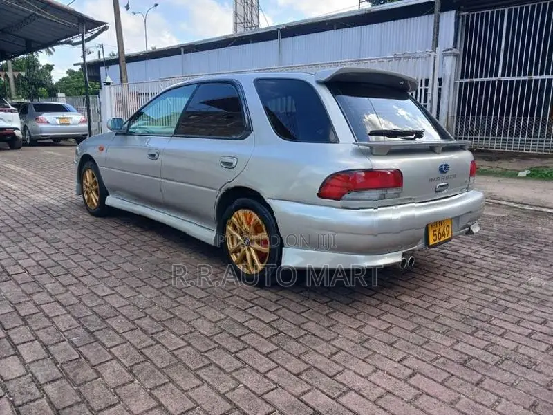 Subaru Impreza 2000
