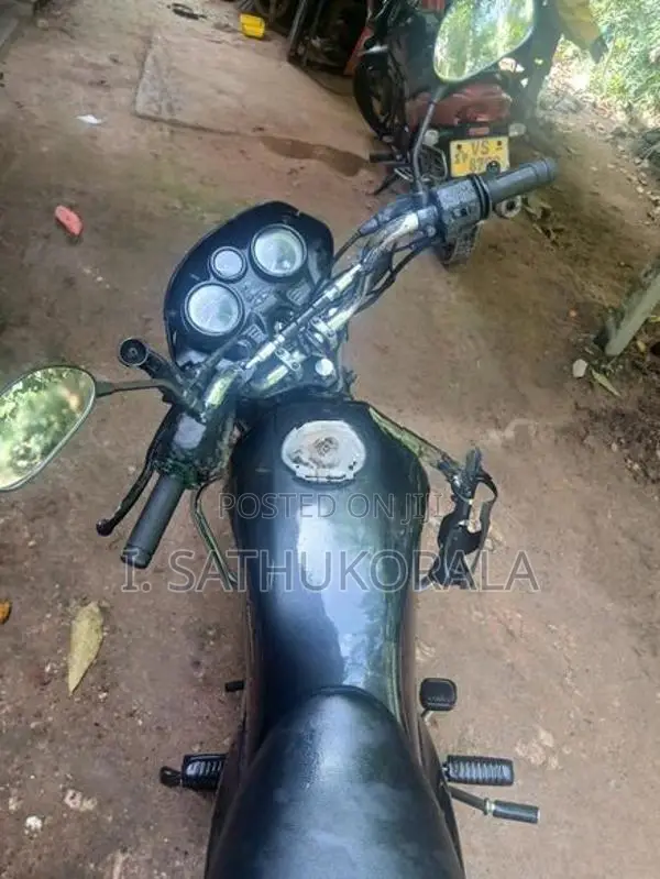 Bajaj Caliber 2004