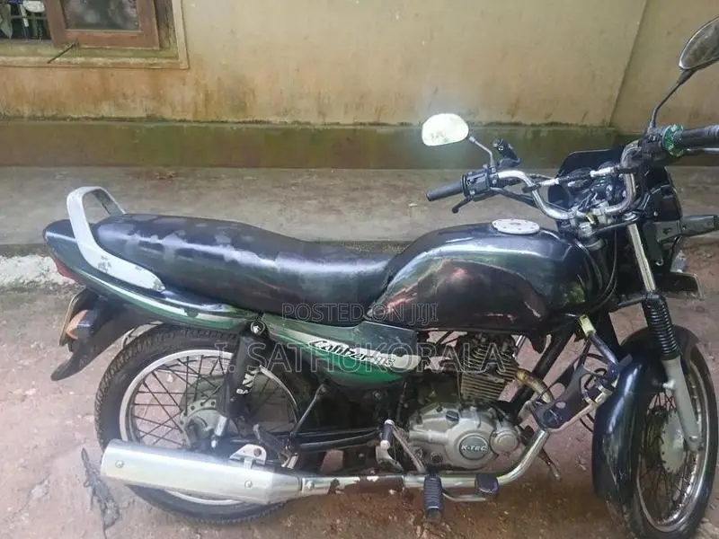 Bajaj Caliber 2004