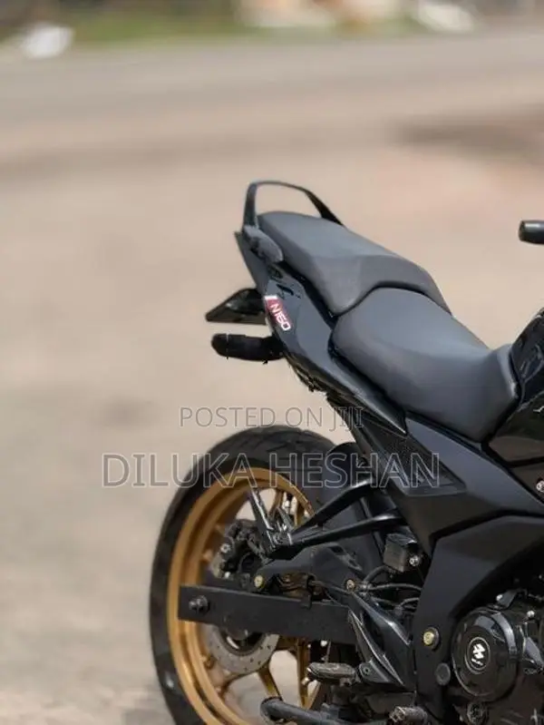 Bajaj Pulsar N160 2025