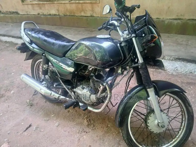 Bajaj Caliber 2004