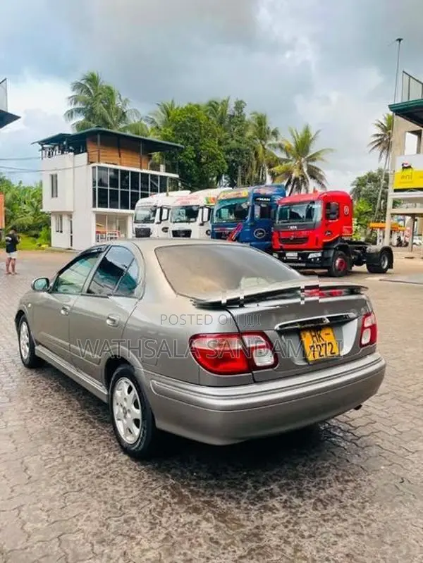 Nissan Bluebird N16 Last Edition 2001