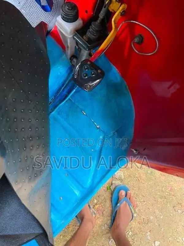 Bajaj RE 2006