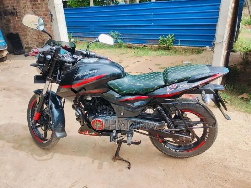Bajaj Pulsar 180 2019