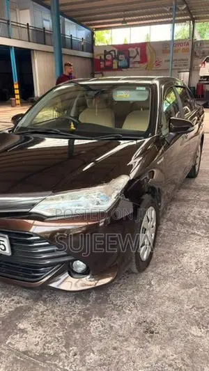Toyota Axio 2015