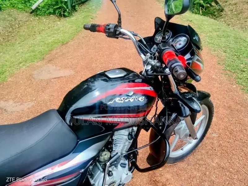 Bajaj Discover 125 2016