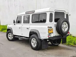 Land Rover Defender 110 XS 2.2 Puma 2014