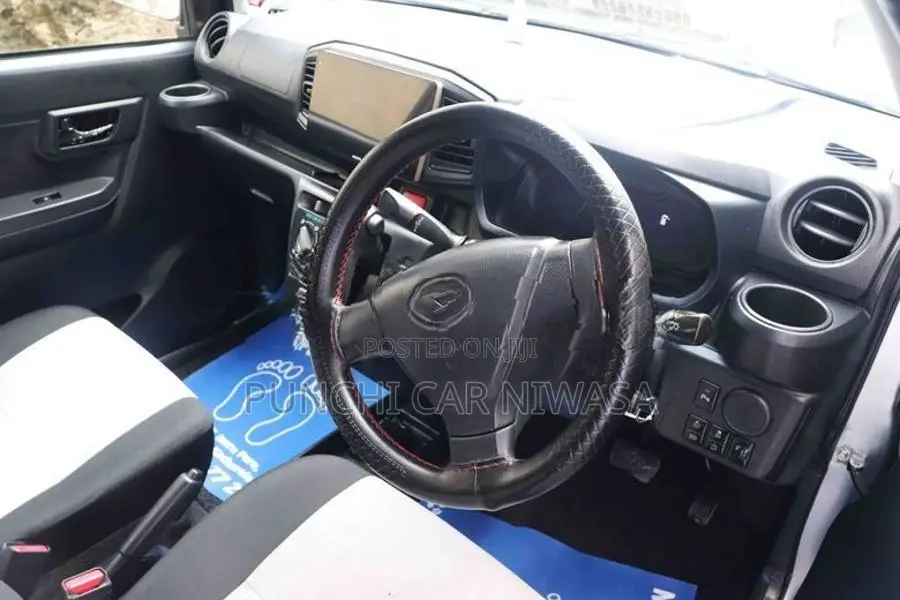 Daihatsu Mira 2017