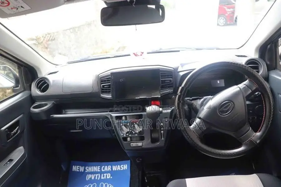 Daihatsu Mira 2017