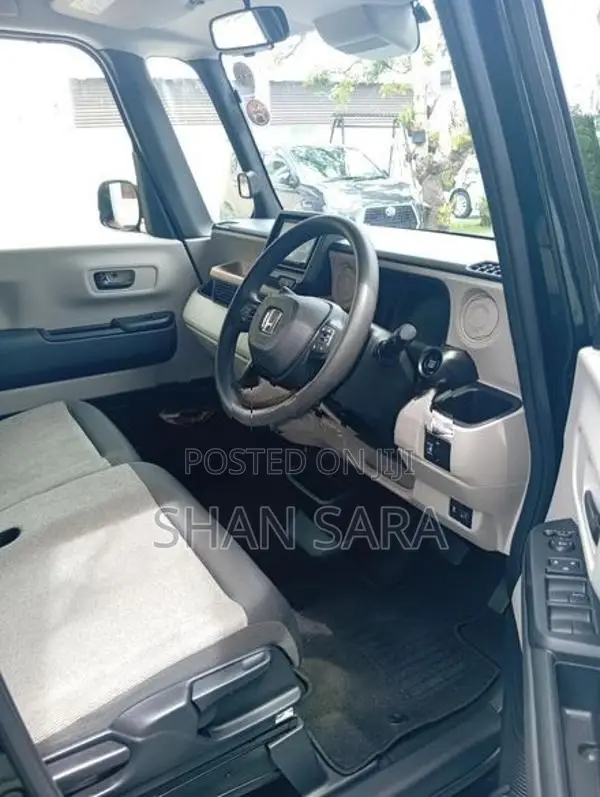 Honda N-Box G 2024
