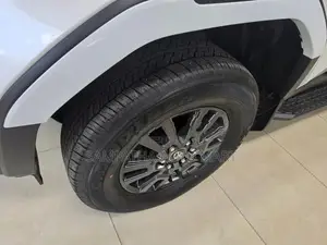 Toyota Land Cruiser Prado TRJ LC250 PETROL VX 2026