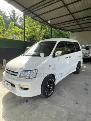 Toyota Noah 2007