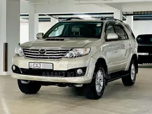 Toyota Fortuner 2013