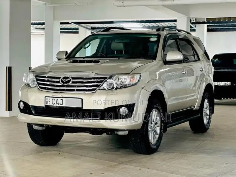 Toyota Fortuner 2013