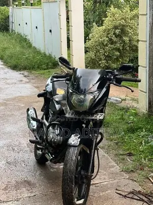 Bajaj Pulsar 150 (2016) 2016