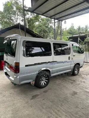 Toyota Dolphin 1992