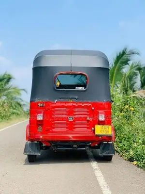 Bajaj RE AAN 9709 2014