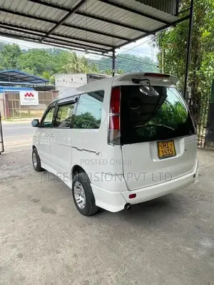 Toyota Noah 1996