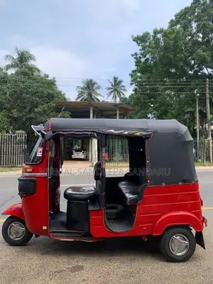 Bajaj RE AAN 9709 2014