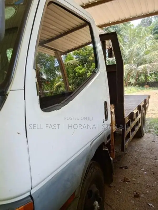 Mitsubishi Canter Boom Truck 2001