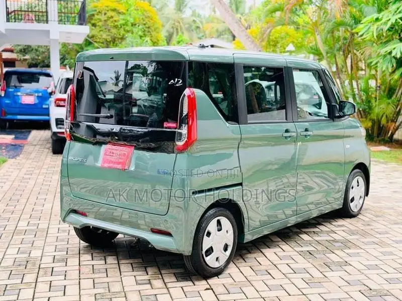 Mitsubishi eK Space 2025