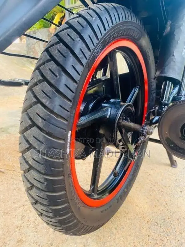 Bajaj Platina 100 2015
