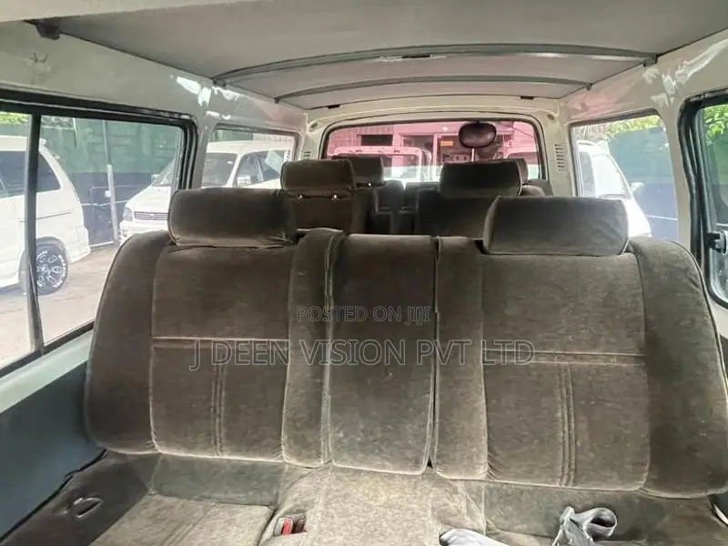 Toyota Dolphin 1992