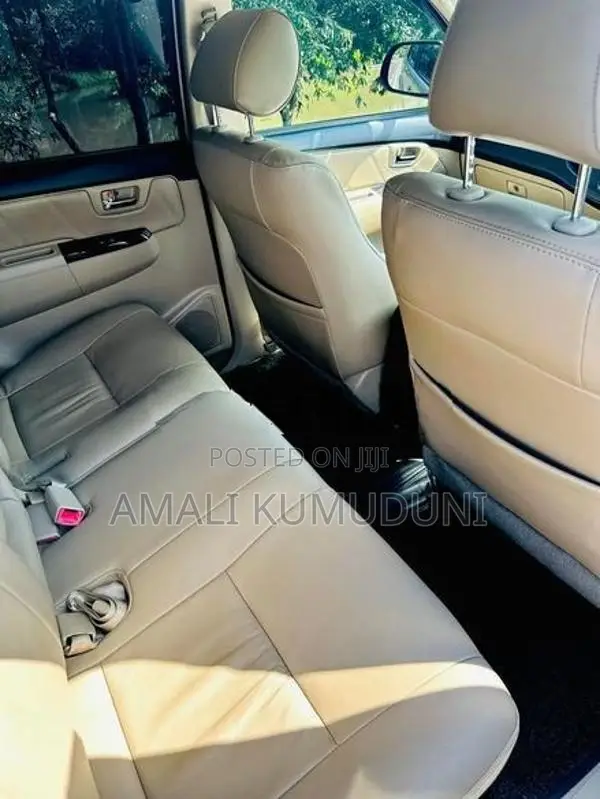 Toyota Fortuner 2013