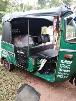 Bajaj RE 2002