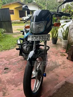 Bajaj CT100 ES 2023