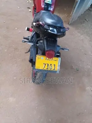 Yamaha FZ S 2011