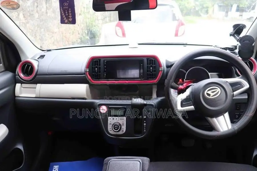 Daihatsu Boon 2017