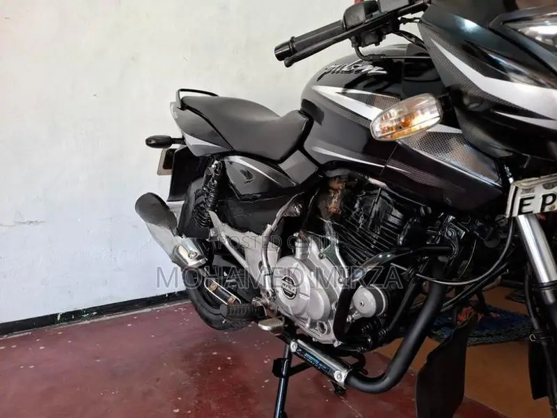 Bajaj Pulsar 150 2015