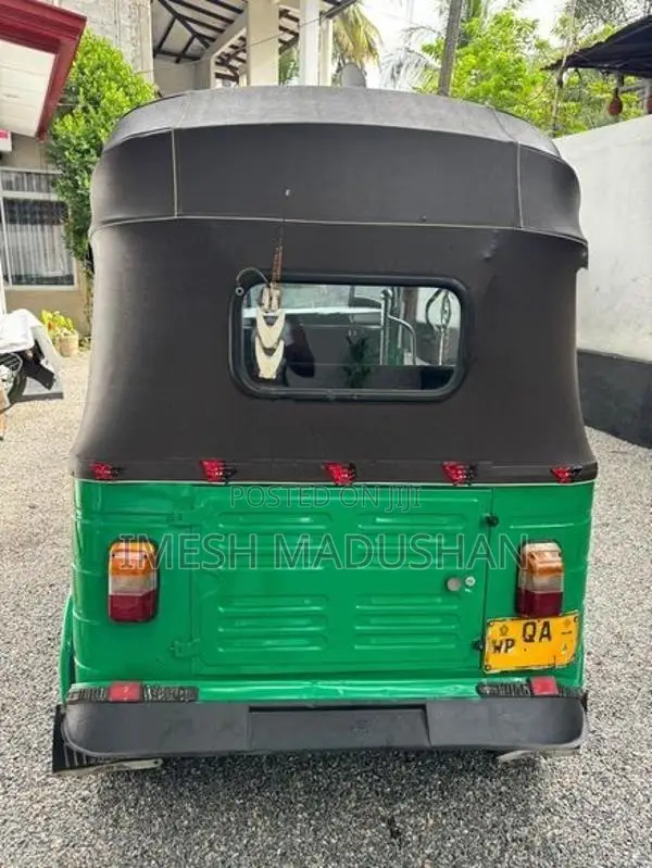 Bajaj RE 2005