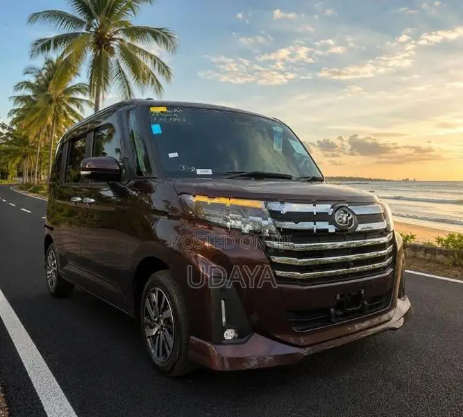 Toyota Roomy Custom G 2025