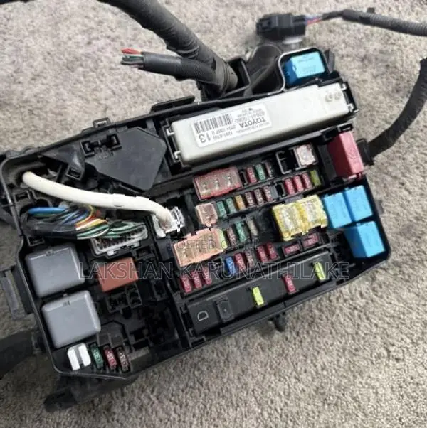 Prius fuse box ZVW30