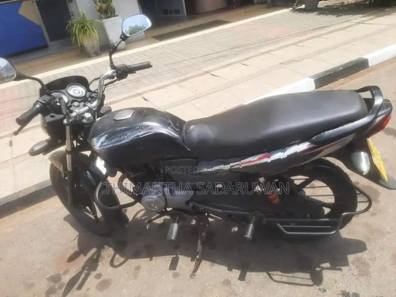Bajaj Platina 100 2016