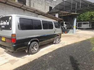 Toyota Dolphin 113 1990