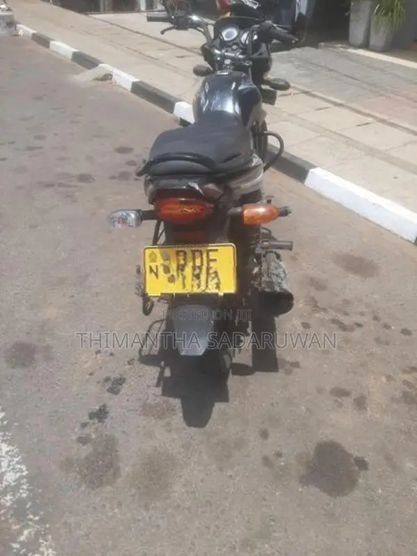 Bajaj Platina 100 2016