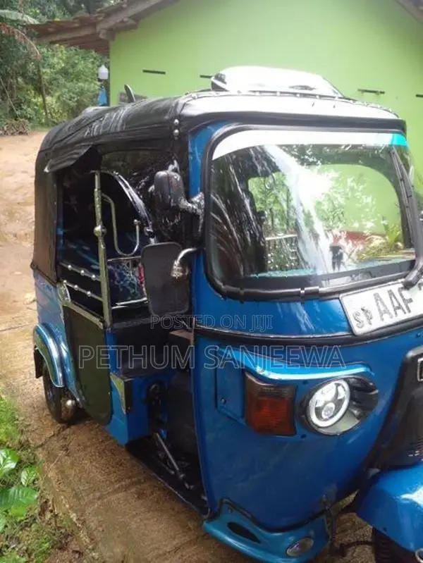 Bajaj RE 2012