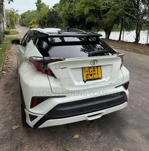 Toyota CHR NGX50 2017