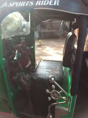 Bajaj RE 2016