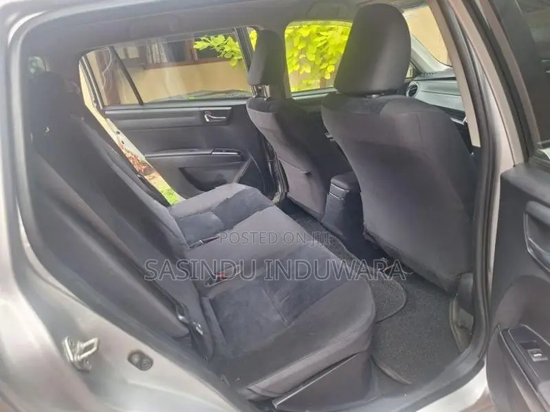 Toyota Fielder 2013