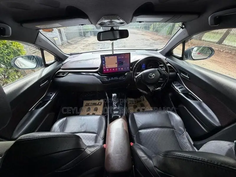 Toyota CHR NGX50 2017