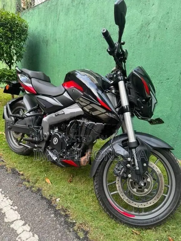 Bajaj Pulsar NS200 2025