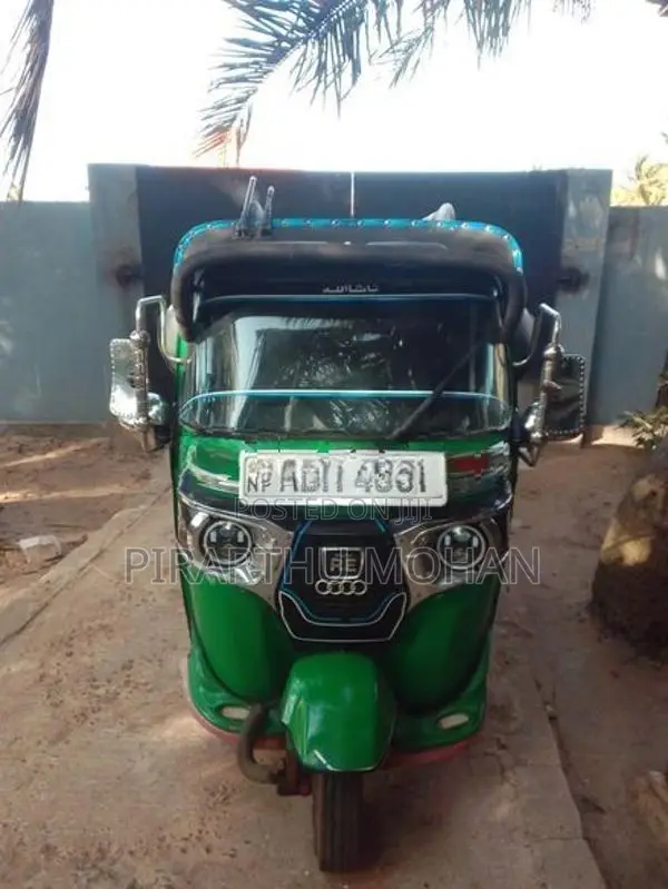 Bajaj RE 2016