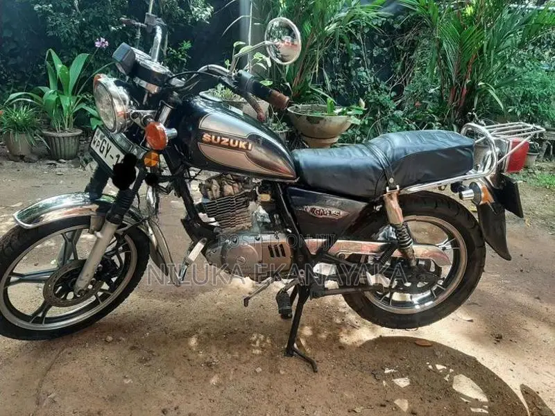 Suzuki GN 125 Japan 2002