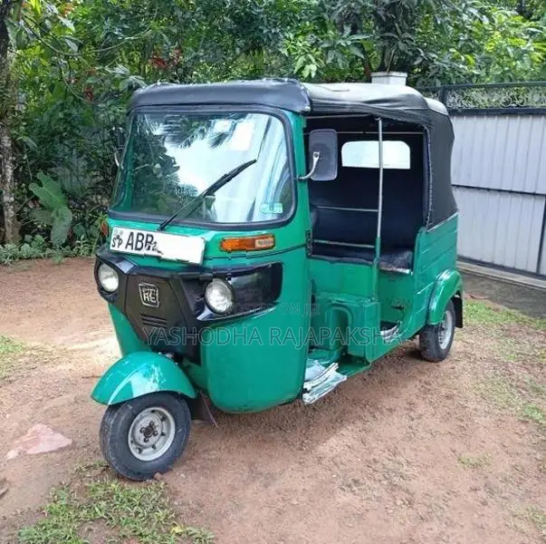 Bajaj RE 2015