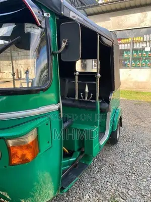 Bajaj RE 2012